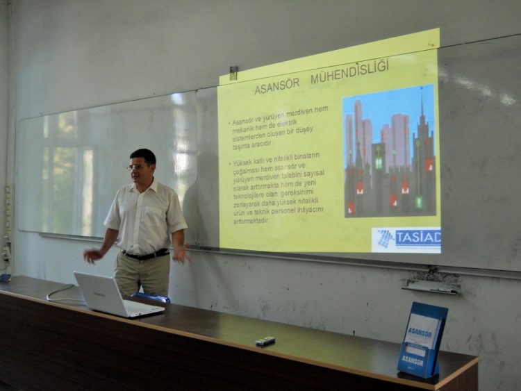 TASİAD Yıldız Teknik Üniversitesinde