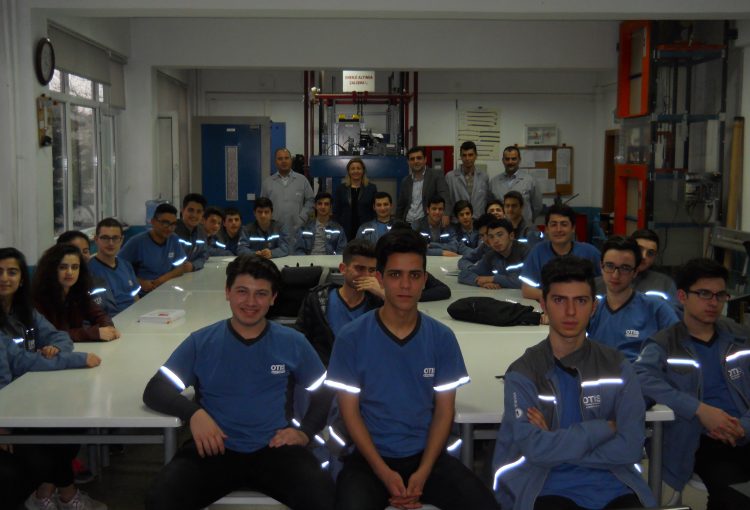 TASİAD Şişli Mesleki ve Teknik Anadolu Lisesi öğrencileri ile buluştu.