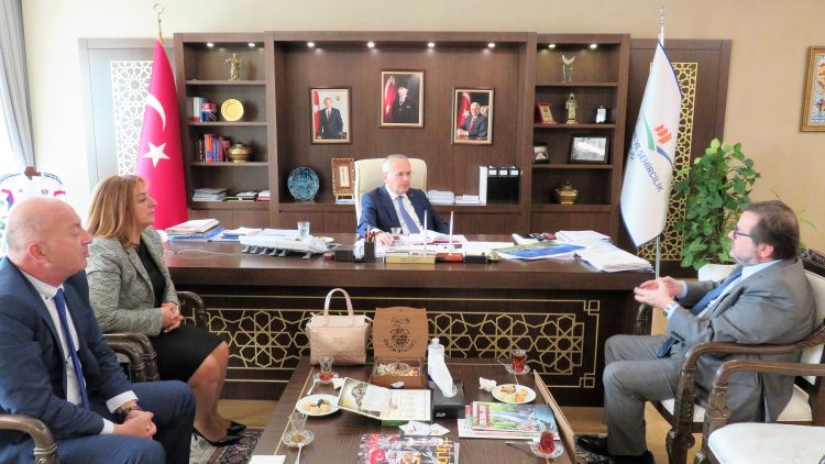 T.C. ÇEVRE VE ŞEHİRCİLİK BAKANLIĞI’NA OKULUMUZU TANITTIK.