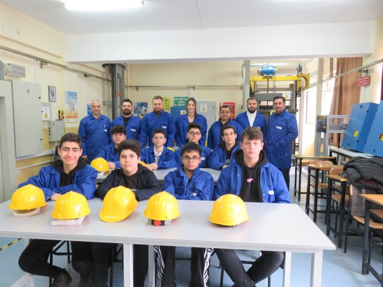 Haydarpaşa MTAL’ nin asansör atölyesinin eksik malzemeleri tamamlandı.