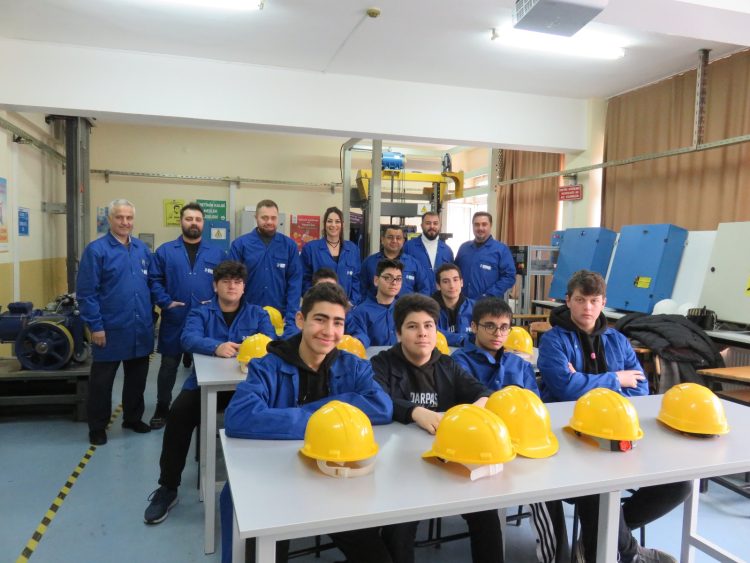 Haydarpaşa MTAL’ nin asansör atölyesinin eksik malzemeleri tamamlandı.