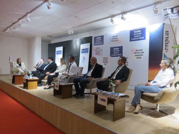 Asansör Sektöründe Mesleki Eğitime Farkindalık ve Sürdürülebilir Kalkınmada Mesleki Eğitiminin Önemi Paneli