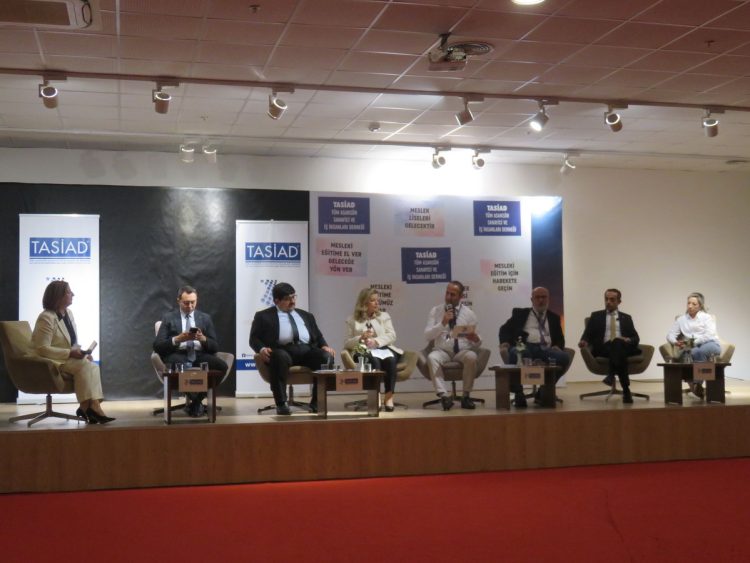 Asansör Sektöründe Mesleki Eğitime Farkindalık ve Sürdürülebilir Kalkınmada Mesleki Eğitiminin Önemi Paneli