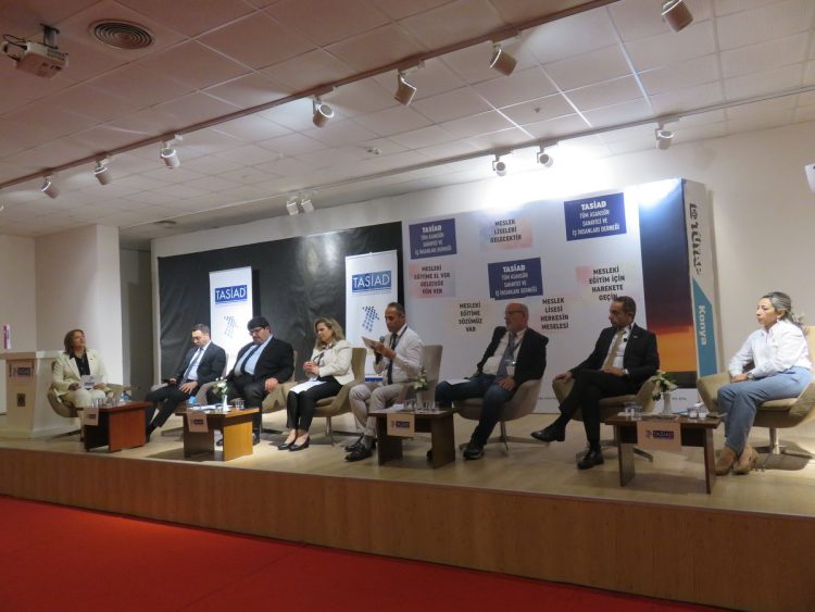 Asansör Sektöründe Mesleki Eğitime Farkindalık ve Sürdürülebilir Kalkınmada Mesleki Eğitiminin Önemi Paneli