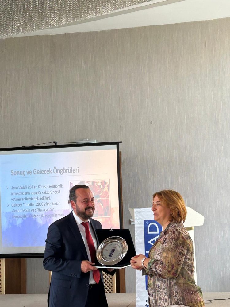 Mayıs ayı kahvaltı toplantısı Arkel Elektrik Elektronik Ceo’su Cenk Ceylan’ın katılımıyla gerçekleşti.