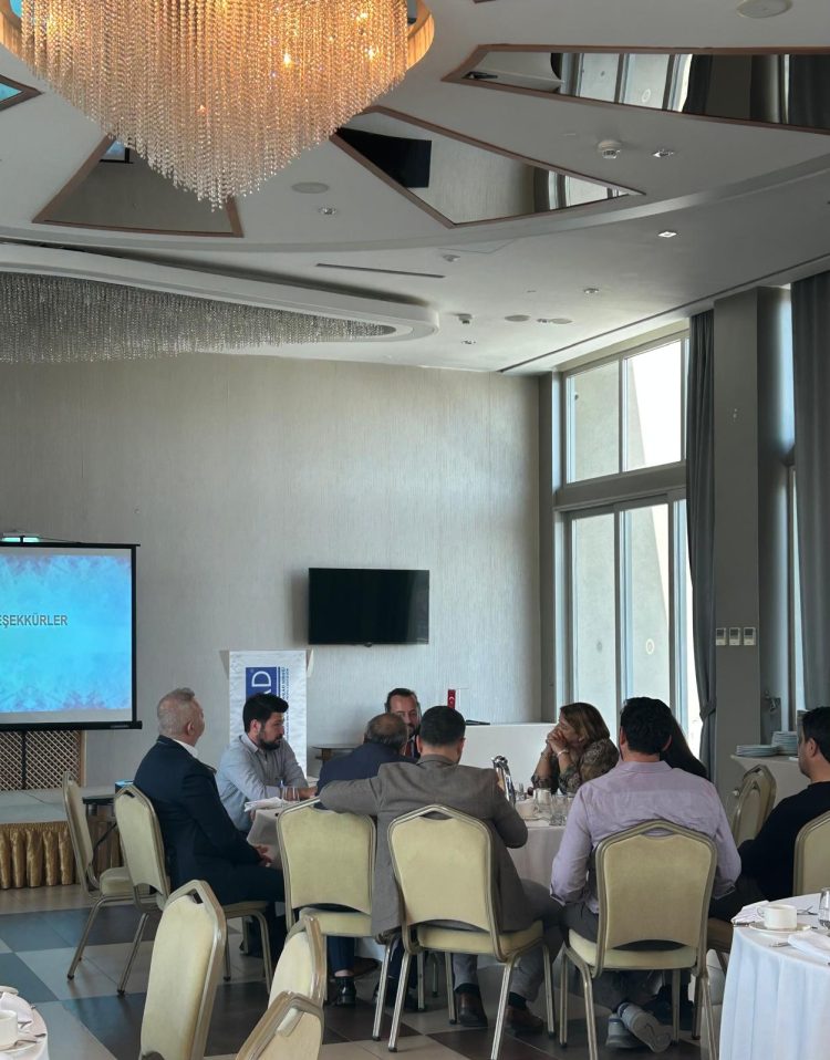 Mayıs ayı kahvaltı toplantısı Arkel Elektrik Elektronik Ceo’su Cenk Ceylan’ın katılımıyla gerçekleşti.