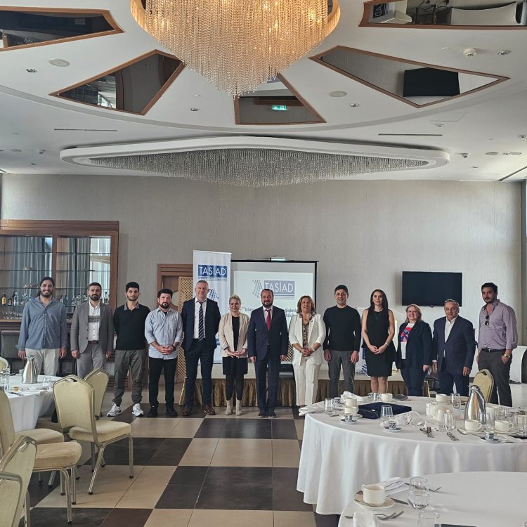 Mayıs ayı kahvaltı toplantısı Arkel Elektrik Elektronik Ceo’su Cenk Ceylan’ın katılımıyla gerçekleşti.